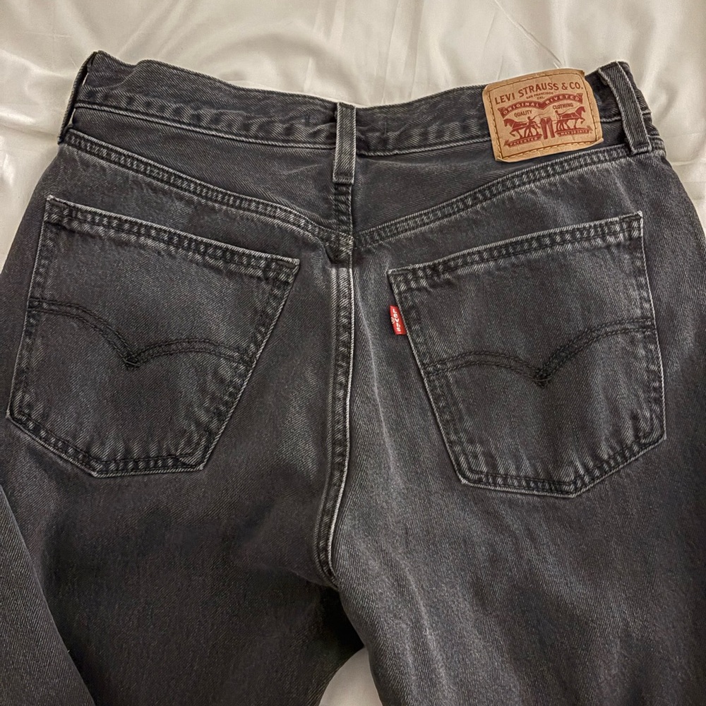 Levi's Men's Dark Gray Straight Jeans